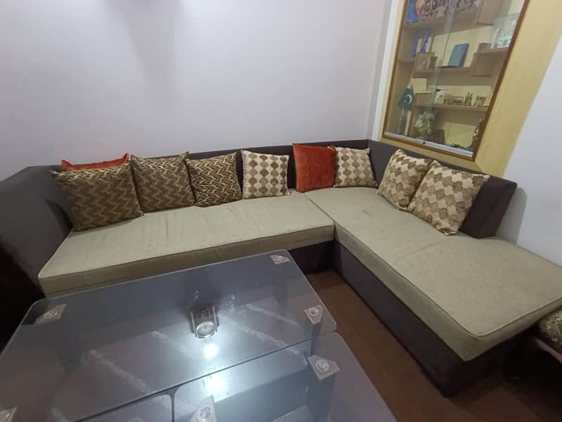 L shape Sofa with cushions 0