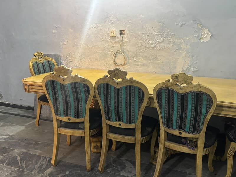 Solid Heavy Weight Dinning Table Read Full ad 4