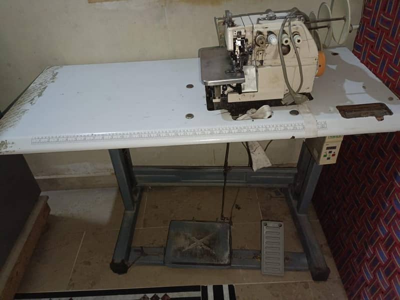 > 4 Thread Overlock Machine Industrial - Running Condition 0