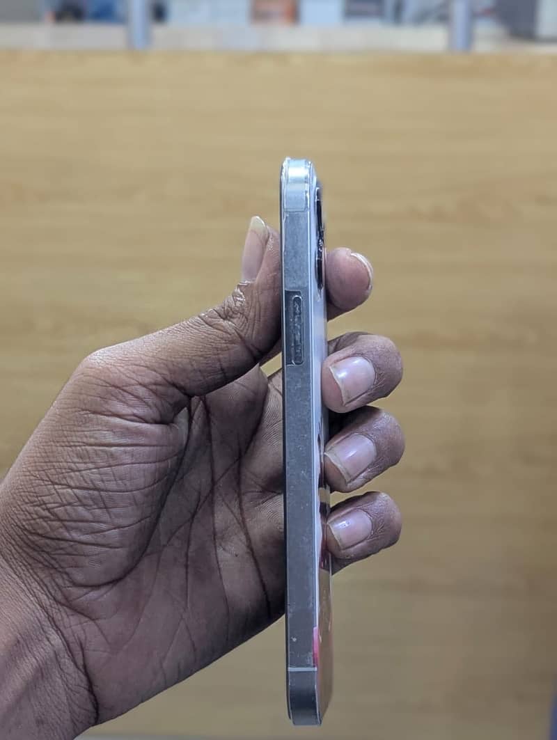 Apple iPhone 12 Pro 1