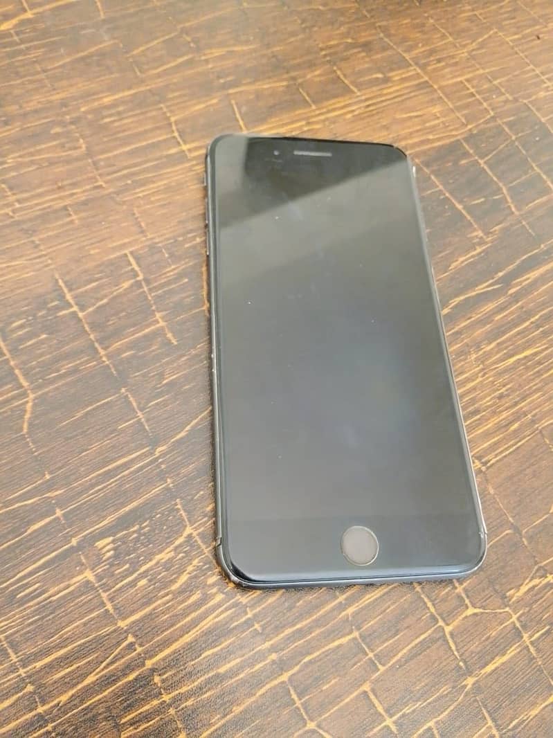 Apple iPhone 8 Plus 0
