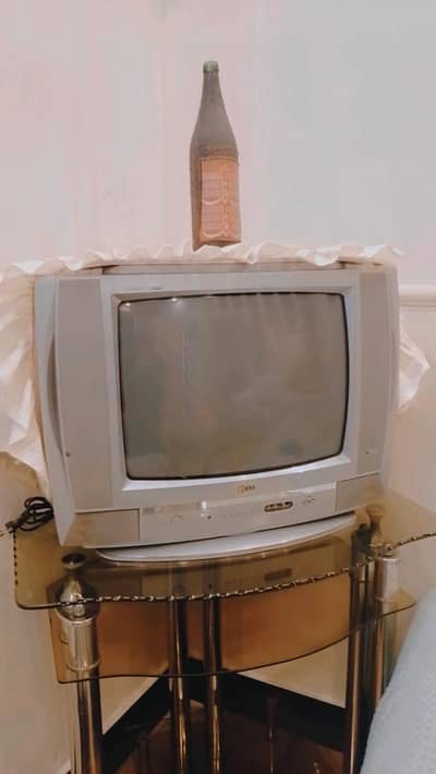 T. V and trawli for sale