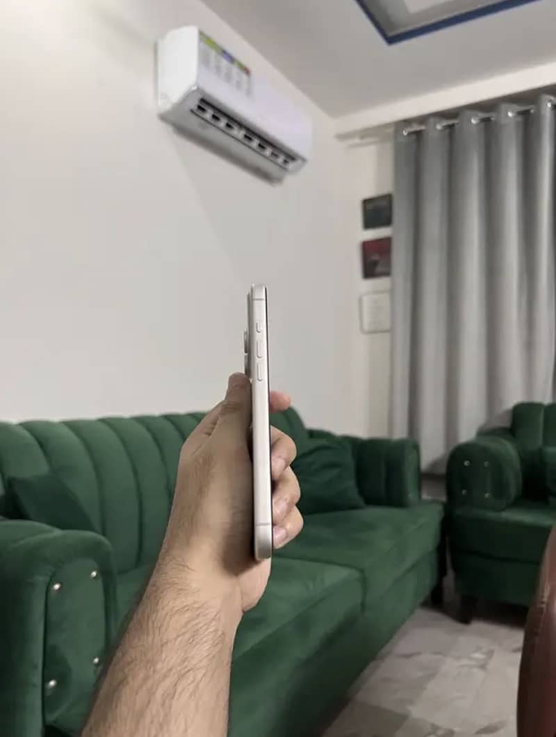 Apple iPhone 17 Pro Max 0