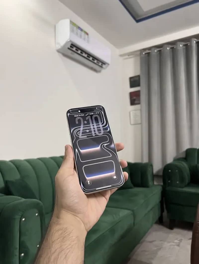 Apple iPhone 17 Pro Max 2