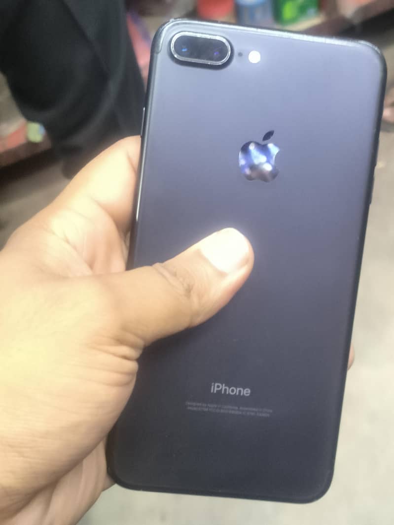 Apple iPhone 7 Plus 0