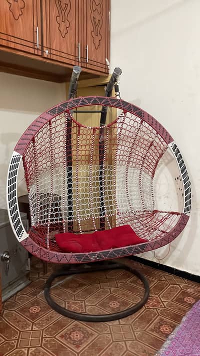 Hanging swing chair