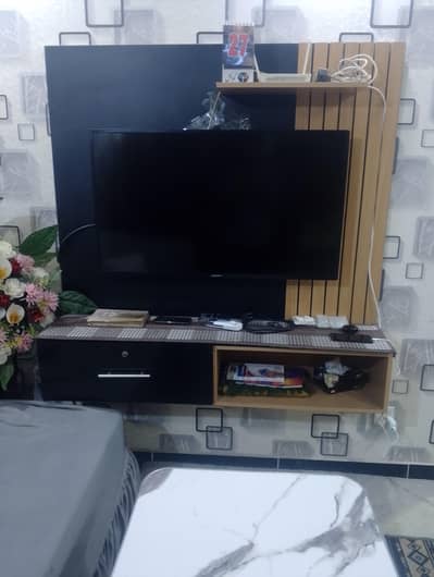 Wooden Hanging led stand