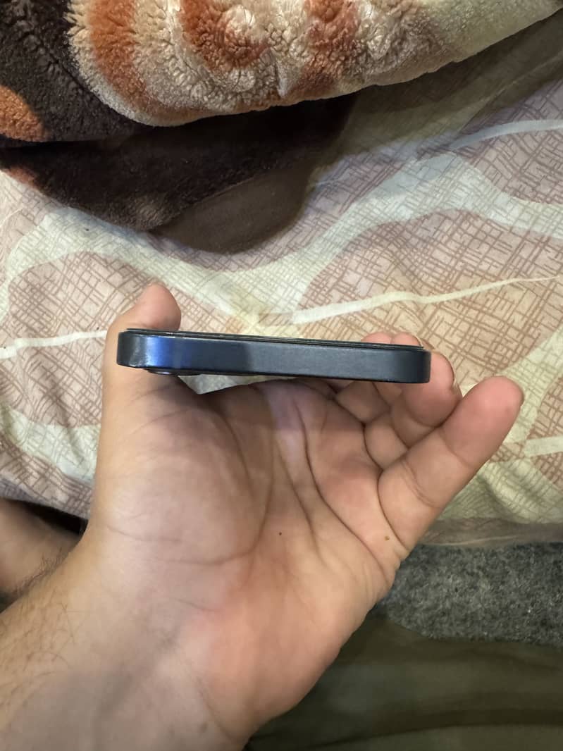 Apple iPhone 12 1