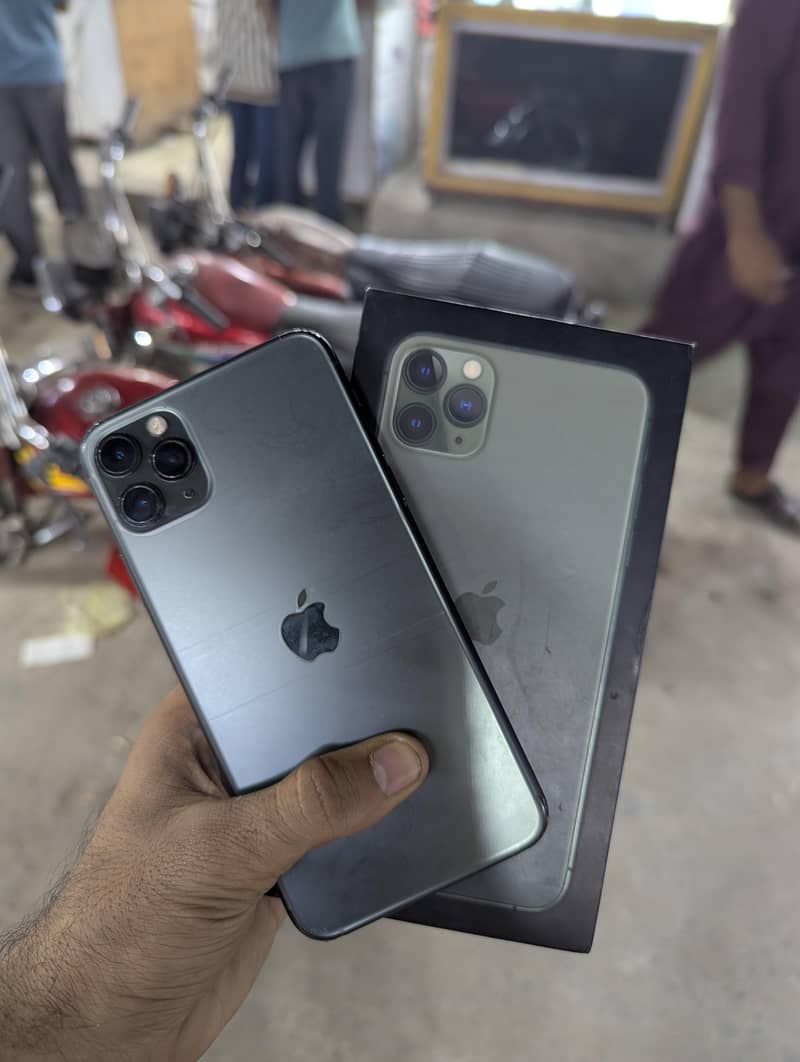 Apple iPhone 11 Pro Max 0
