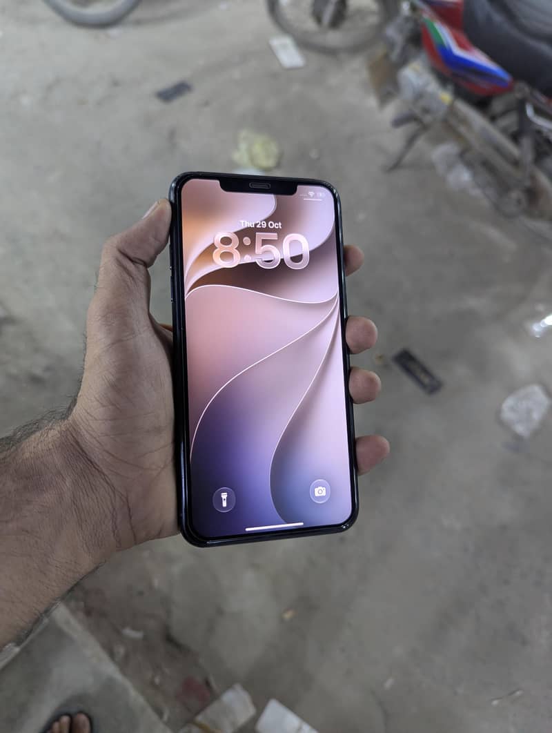 Apple iPhone 11 Pro Max 1