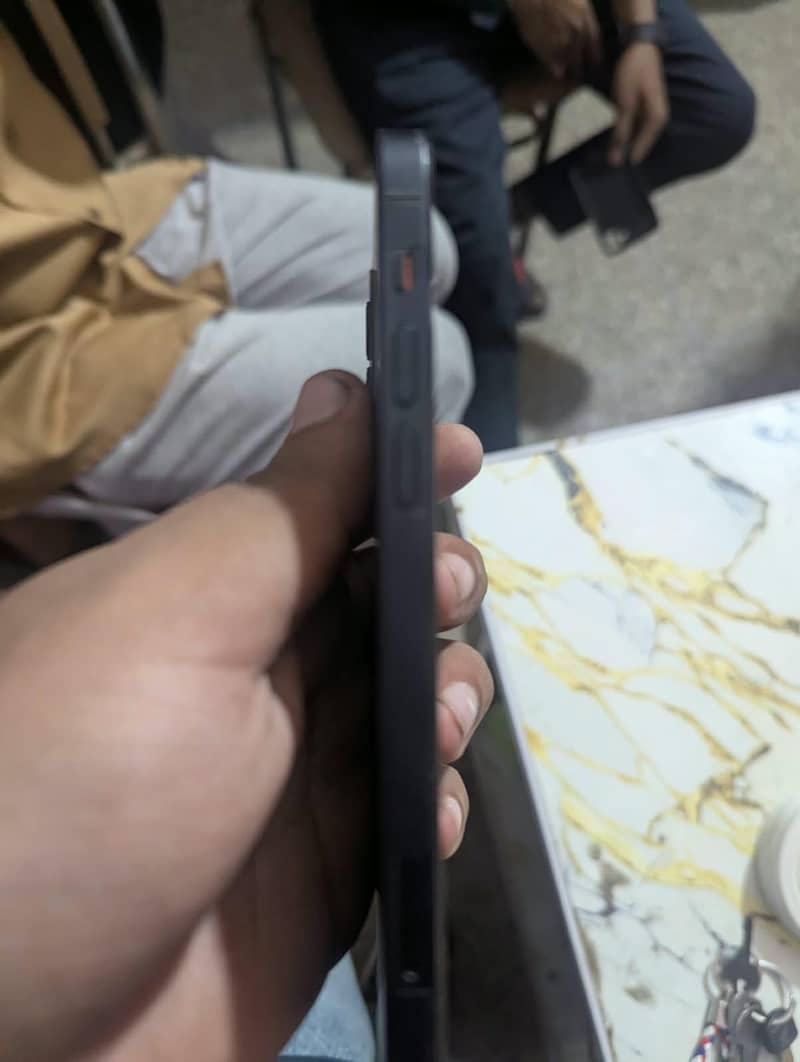 Apple iPhone 12 1