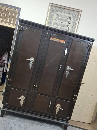 Safe Almari / Steel Cabinet