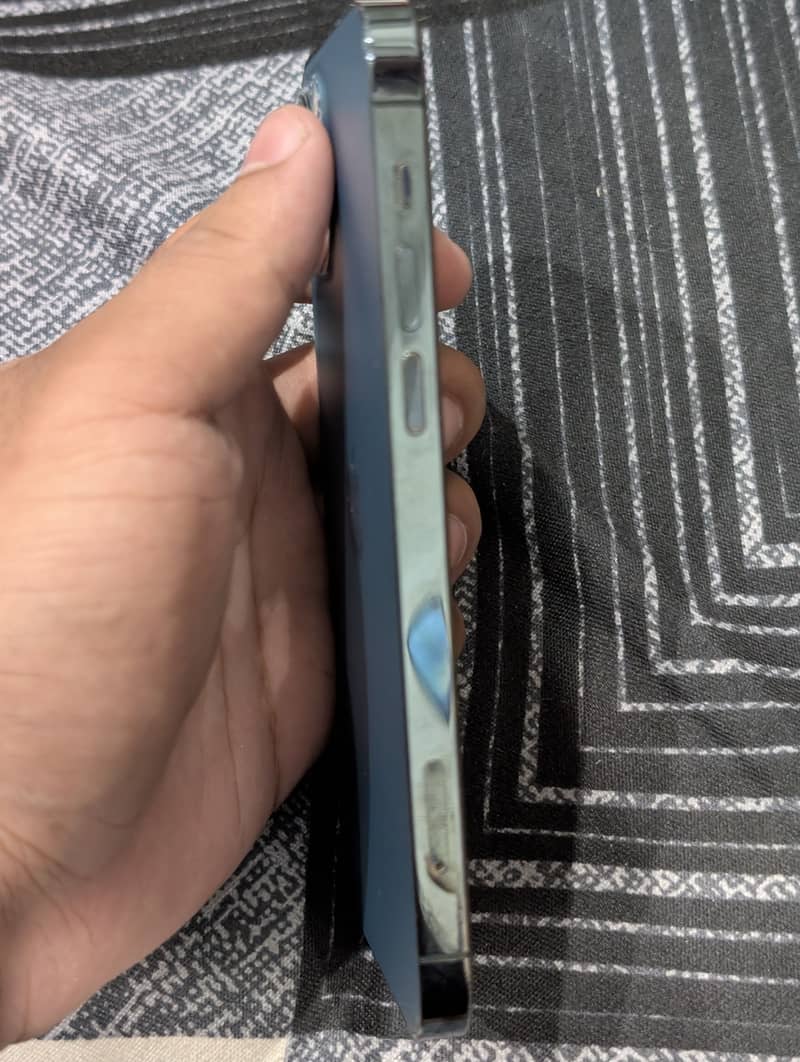Apple iPhone 12 Pro 1