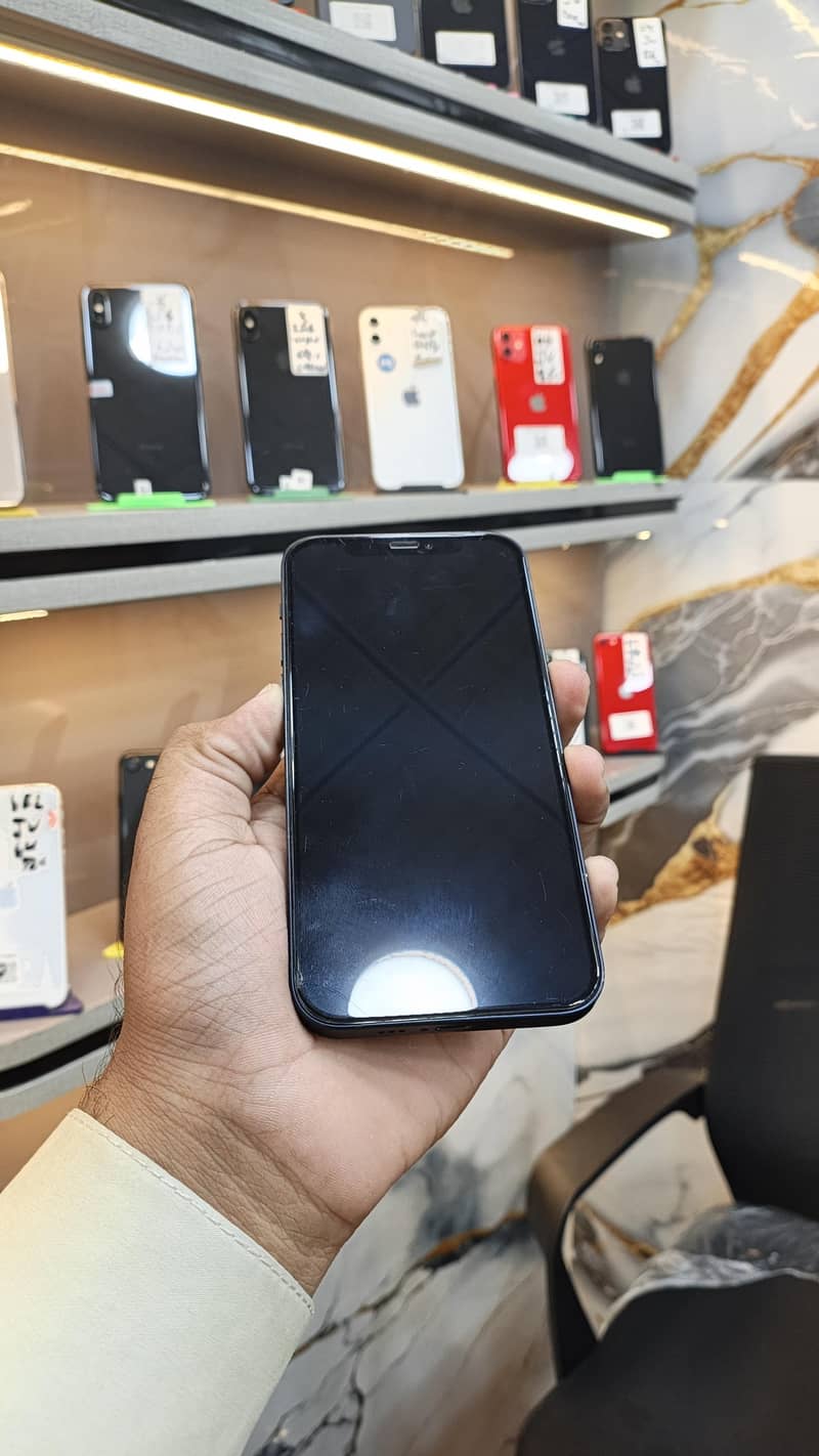Apple iPhone 12 1