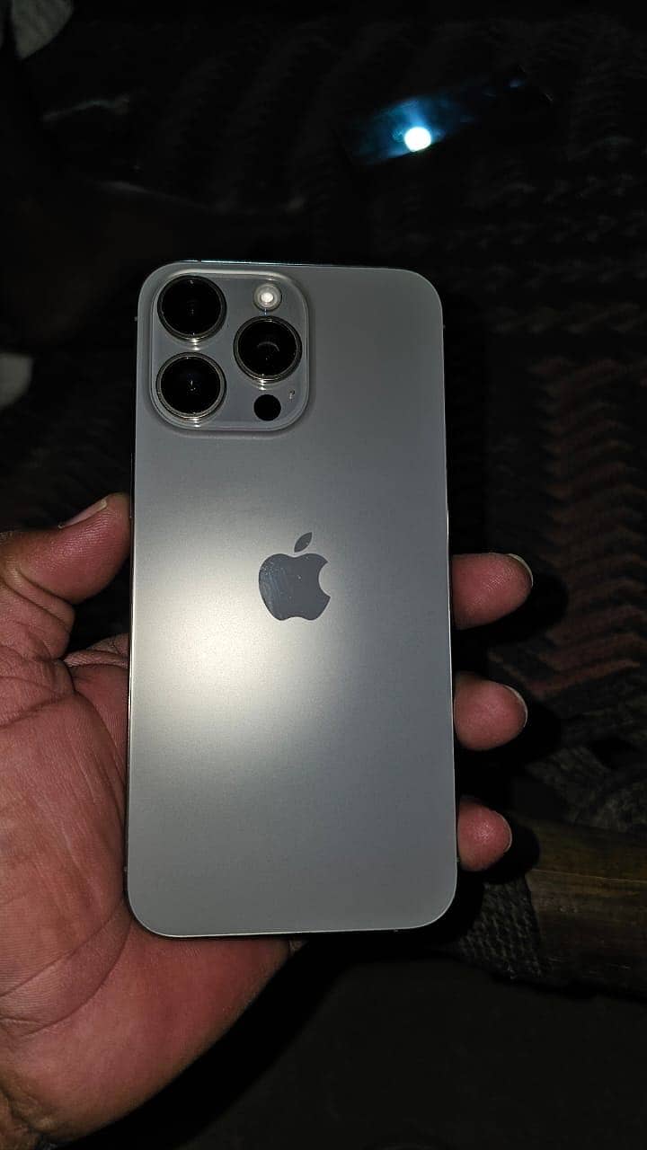Apple iPhone 15 Pro Max MDM 1