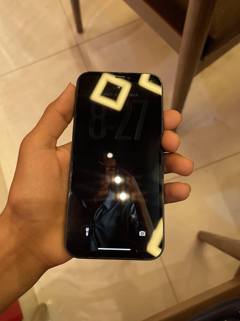Apple iPhone 12 jv 1