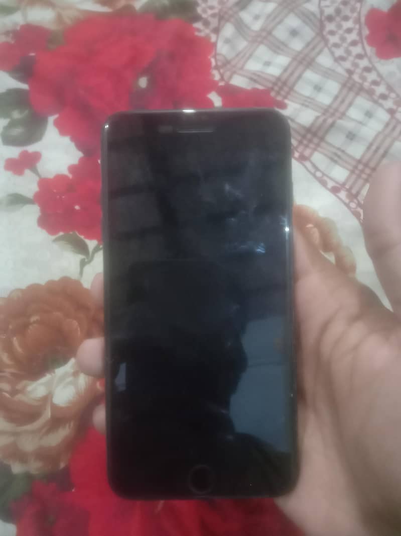Apple iPhone 7 Plus 1