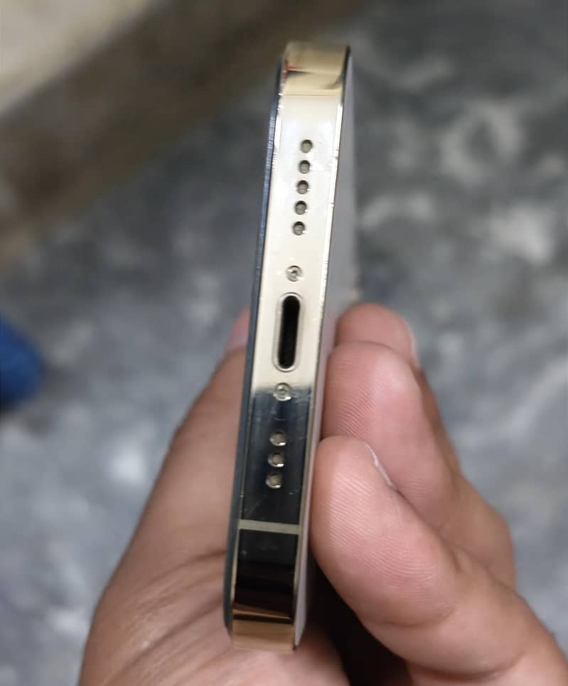 Apple iPhone 12 Pro 6