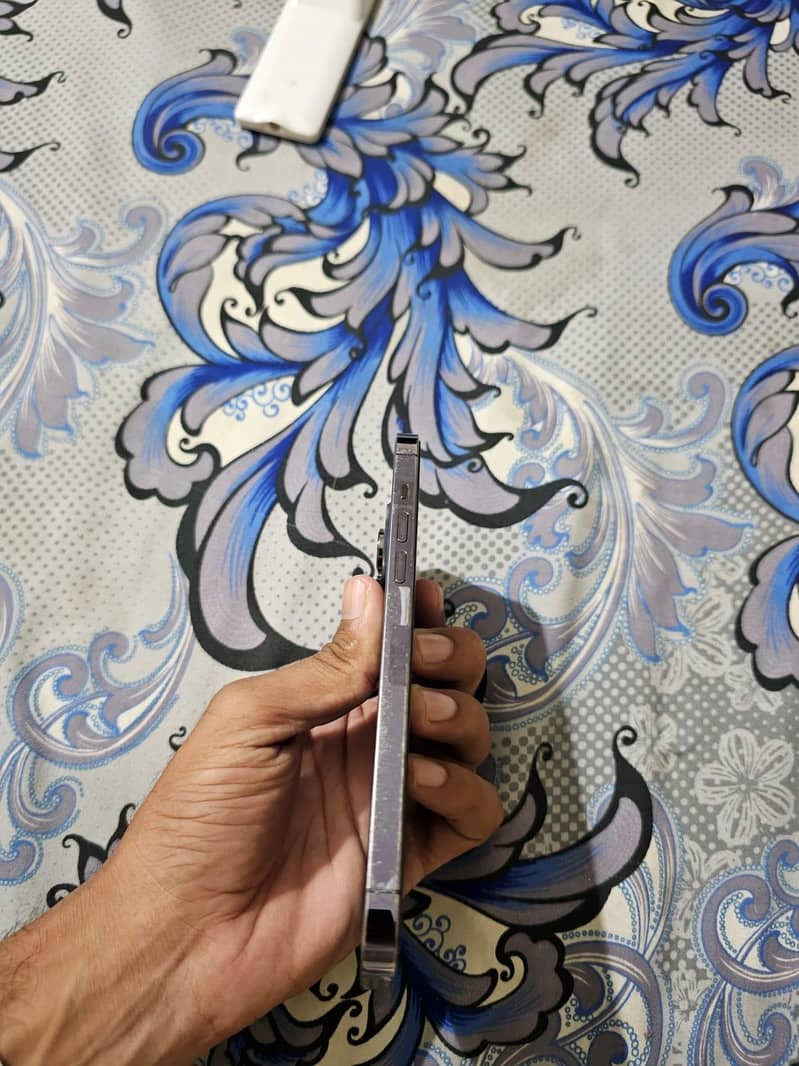 Apple iPhone 14 Pro Max 0