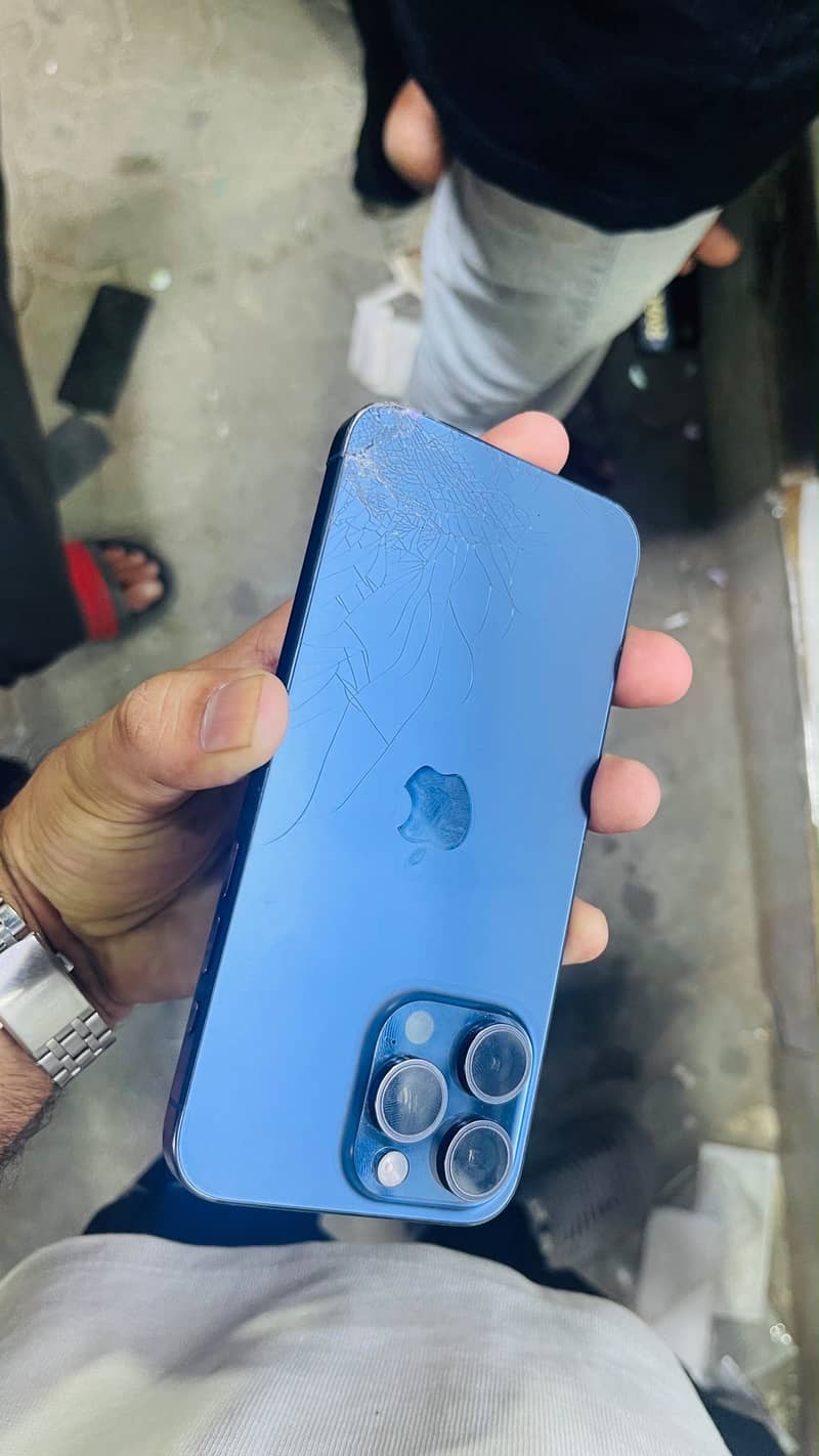 Apple iPhone 15 Pro Max 1
