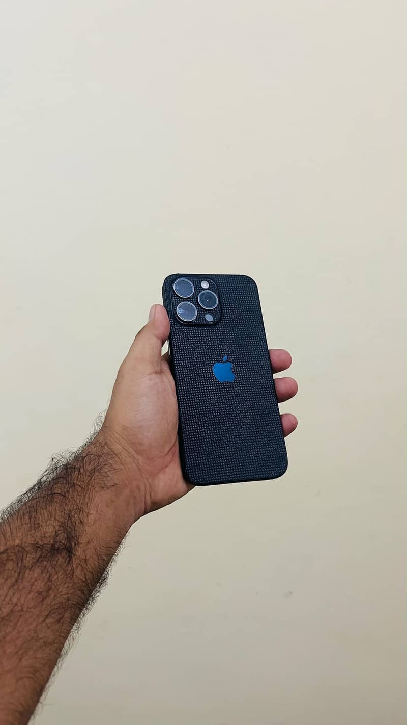 Apple iPhone 15 Pro Max 2