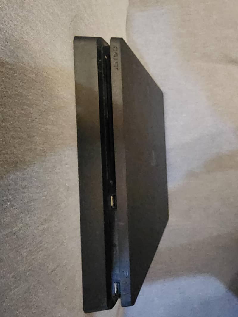 ps4 slim 0