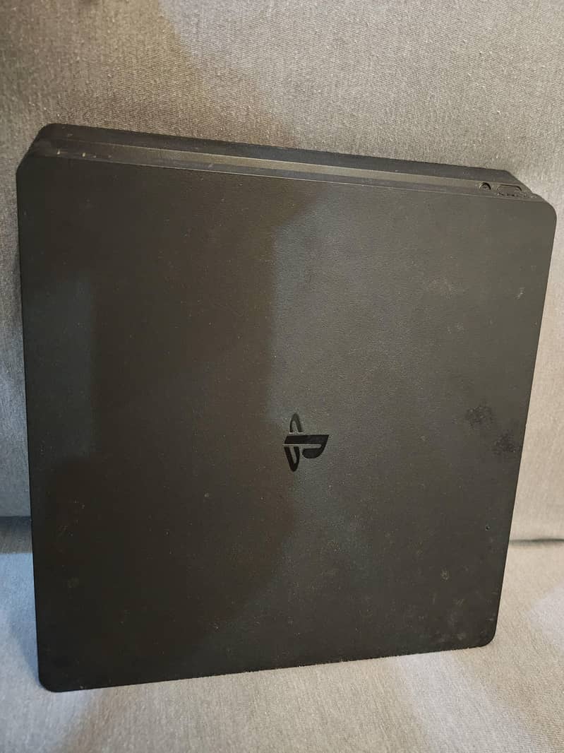 ps4 slim 1