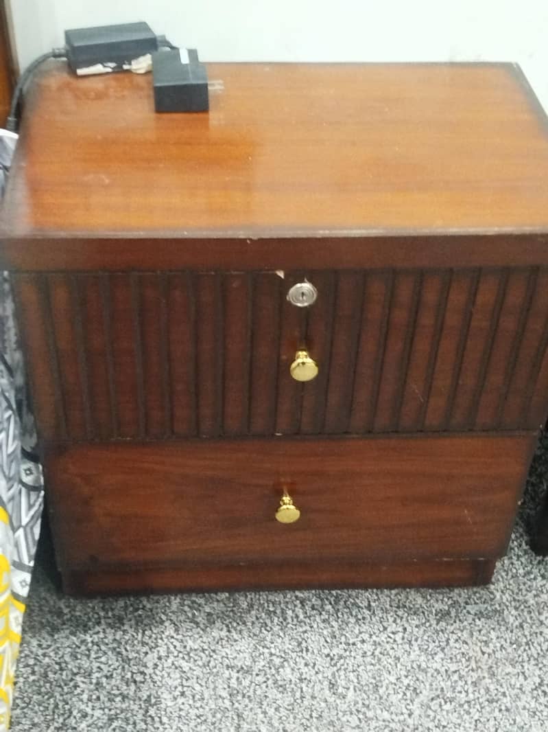 single bed with side table 1