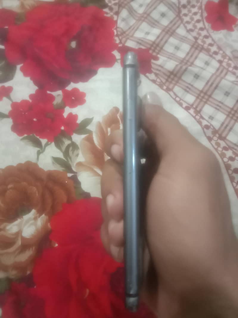 Apple iPhone 8 1