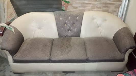 Beautiful 7 Seater Sofa Set – Negotiable Price