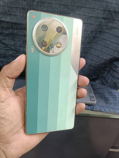 Tecno CAMON 30
