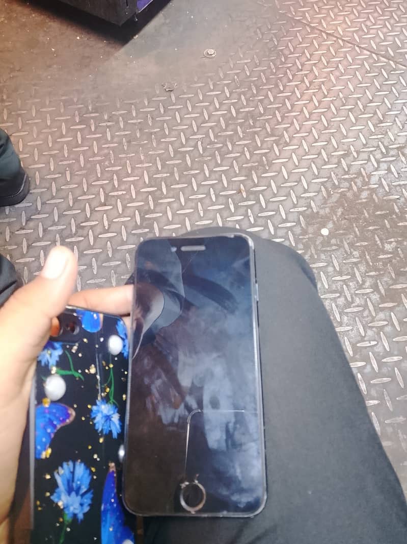 Apple iPhone 7 Plus 1