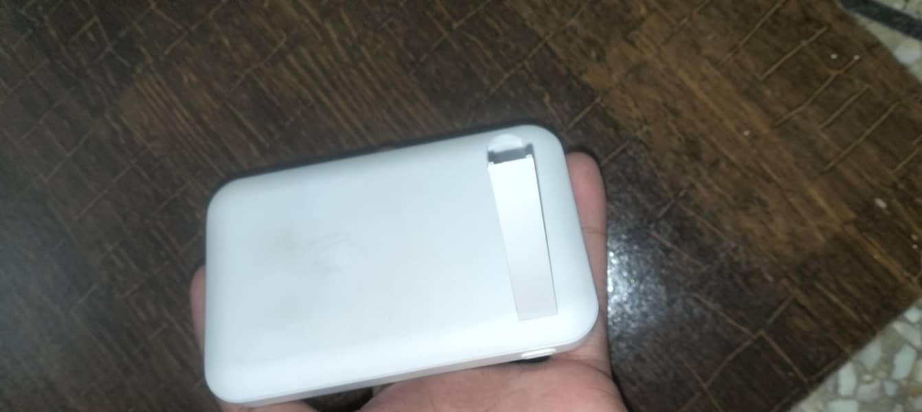Wireless 10000 mah 1