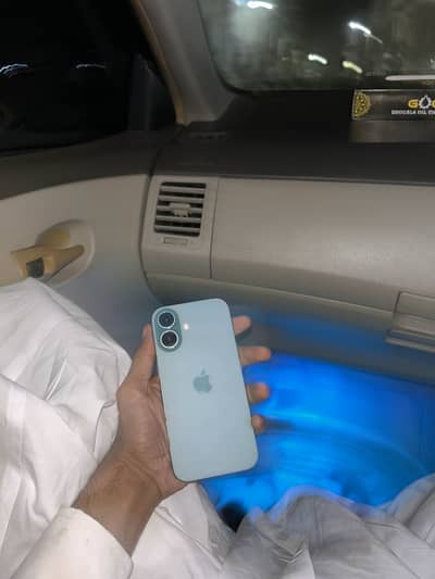 Apple iPhone 16