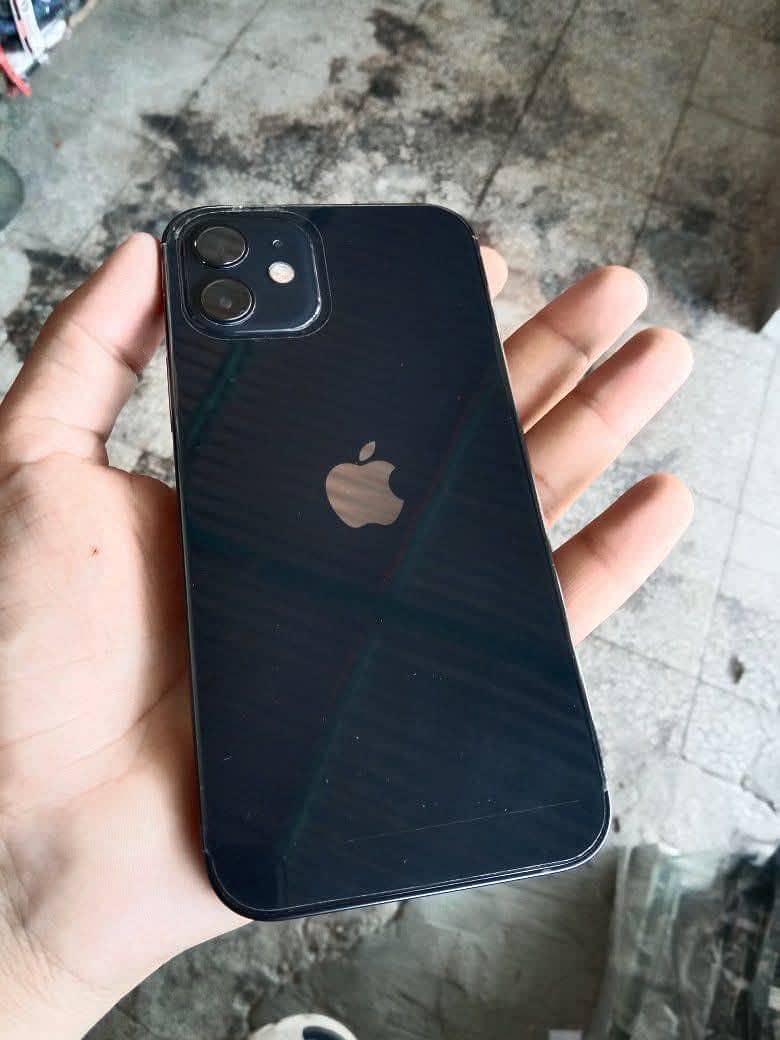 Apple iPhone 12 2