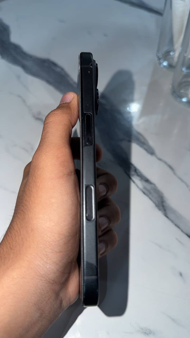 Apple iPhone 16 1