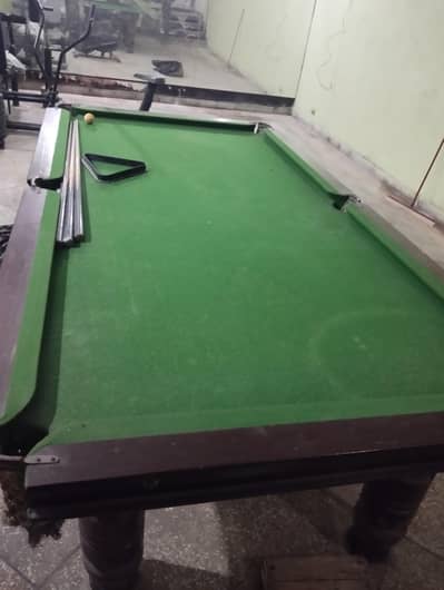 8 ball pool table