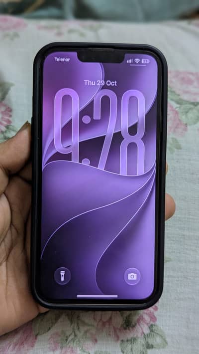 Apple iPhone 13
