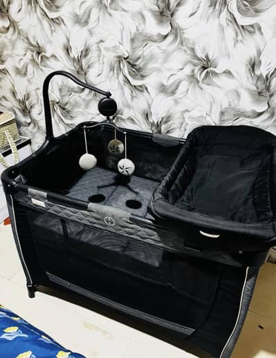 2 in 1. Playpen + crib