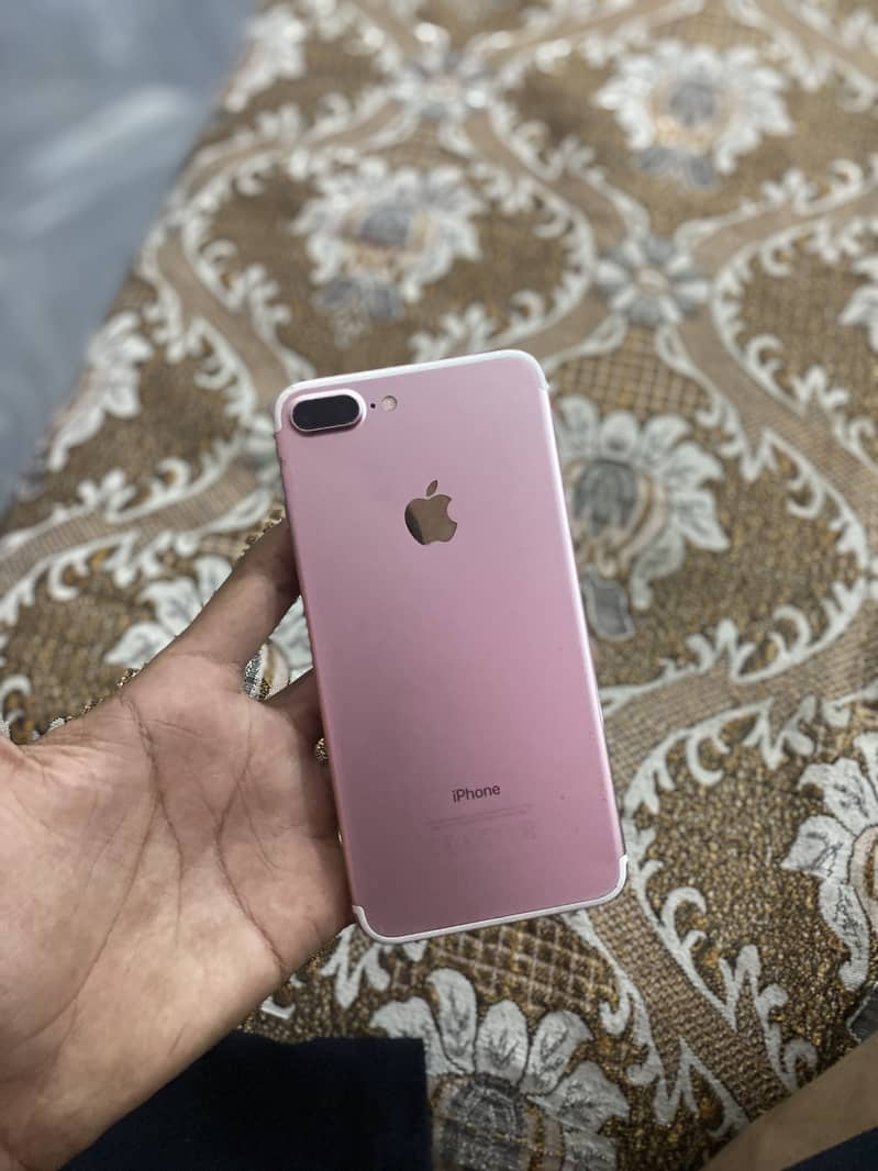Apple iPhone 7 Plus 1
