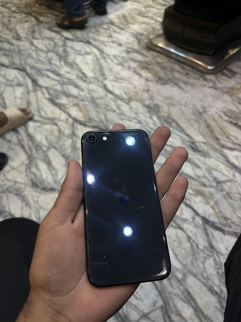 Apple iPhone SE 8