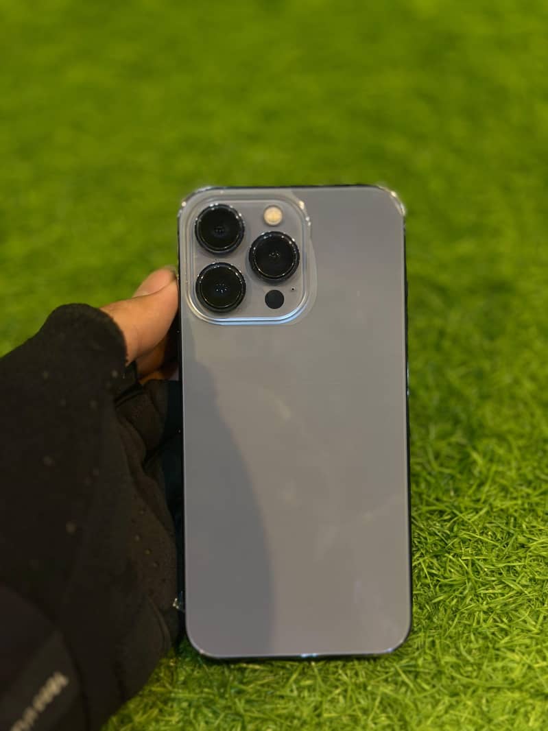 Apple iPhone 13 Pro 0
