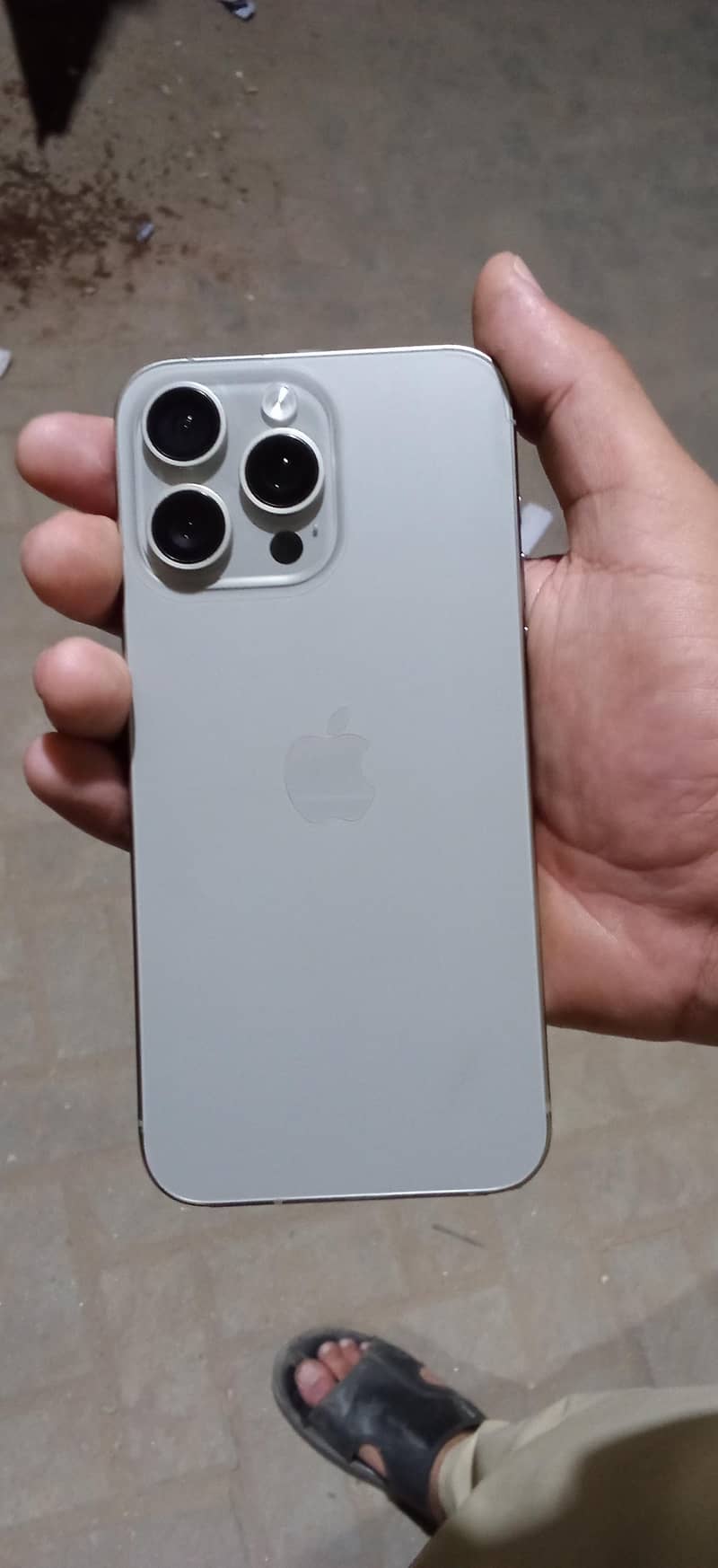 Apple iPhone 15 Pro Max 0