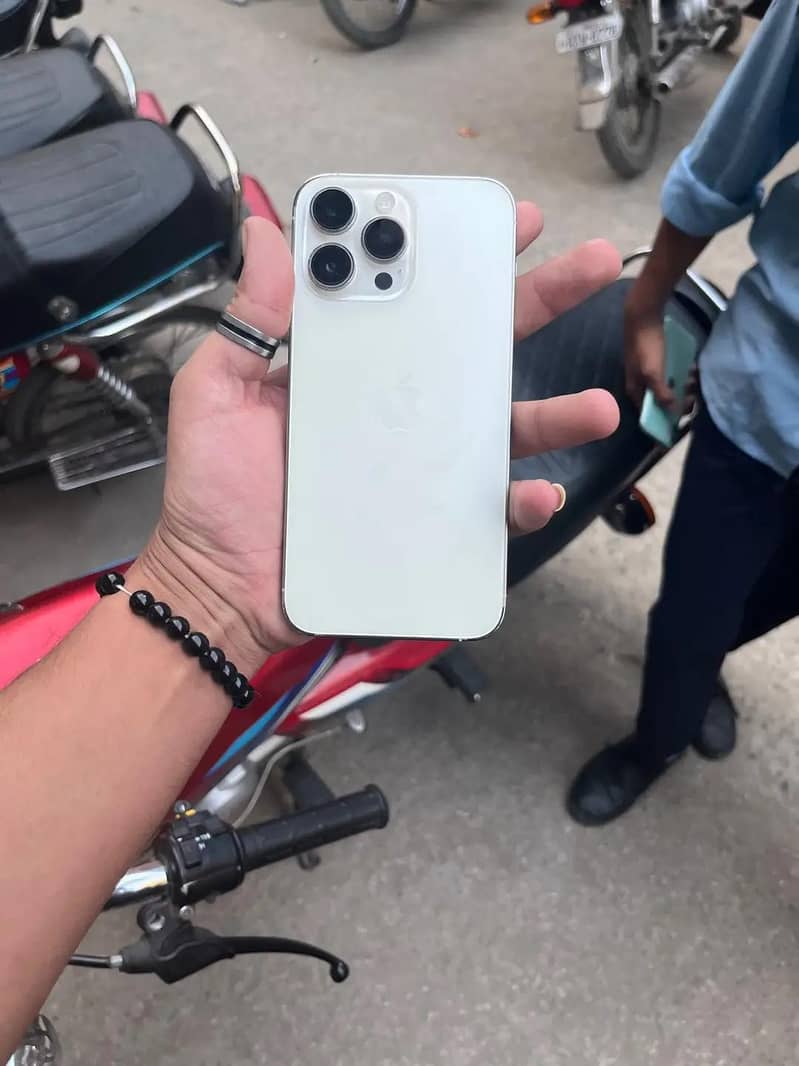 Apple iPhone 14 Pro Max 0