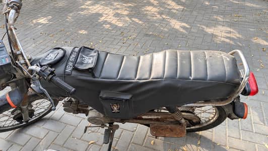 United 70cc Motorcycle for Sale – 2021 Model | Black | Good Condition