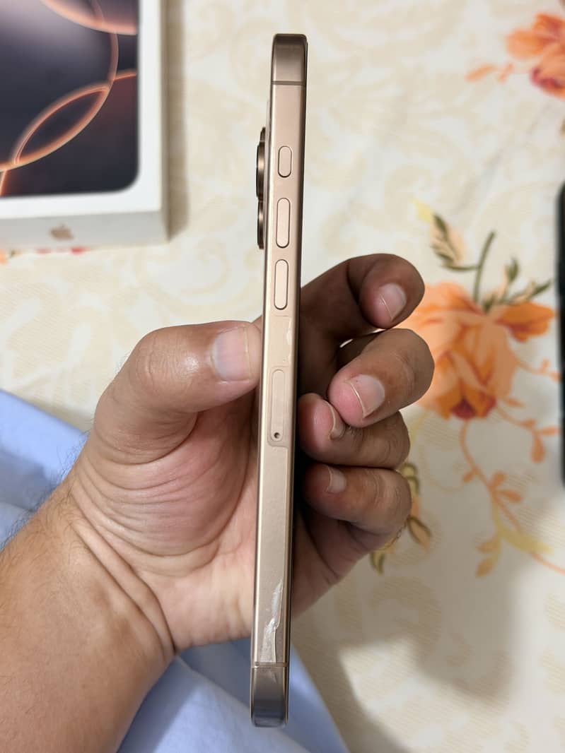 Apple iPhone 16 Pro Max 5