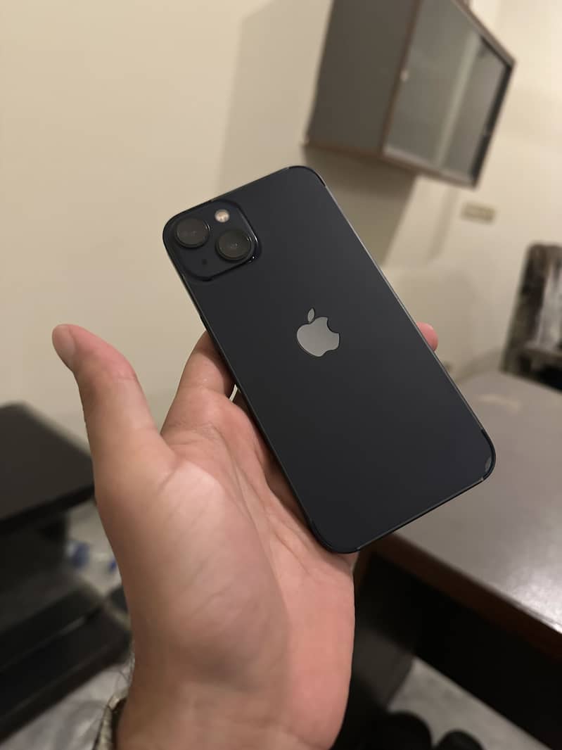 Apple iPhone 13 0