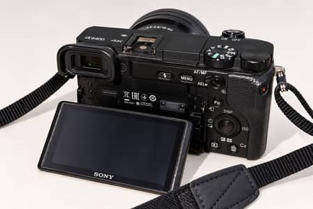 Sony Alpha a6400 Mirrorless camera with original  16-50mm lens