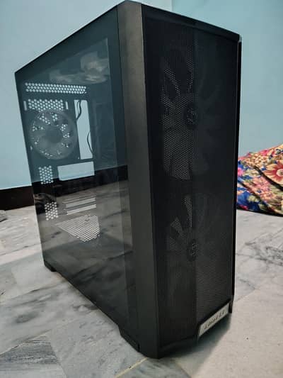 Lian LI Lancool 215 Gaming Case