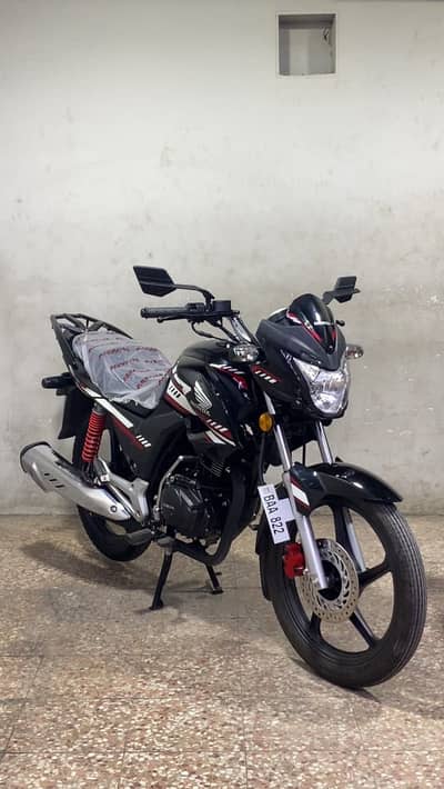 Honda cb150f 2025 model ( low millage )